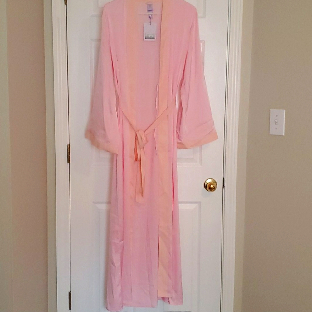 SAVAGE X FENTY SILK ROBE